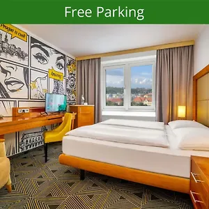 Uno Hotell