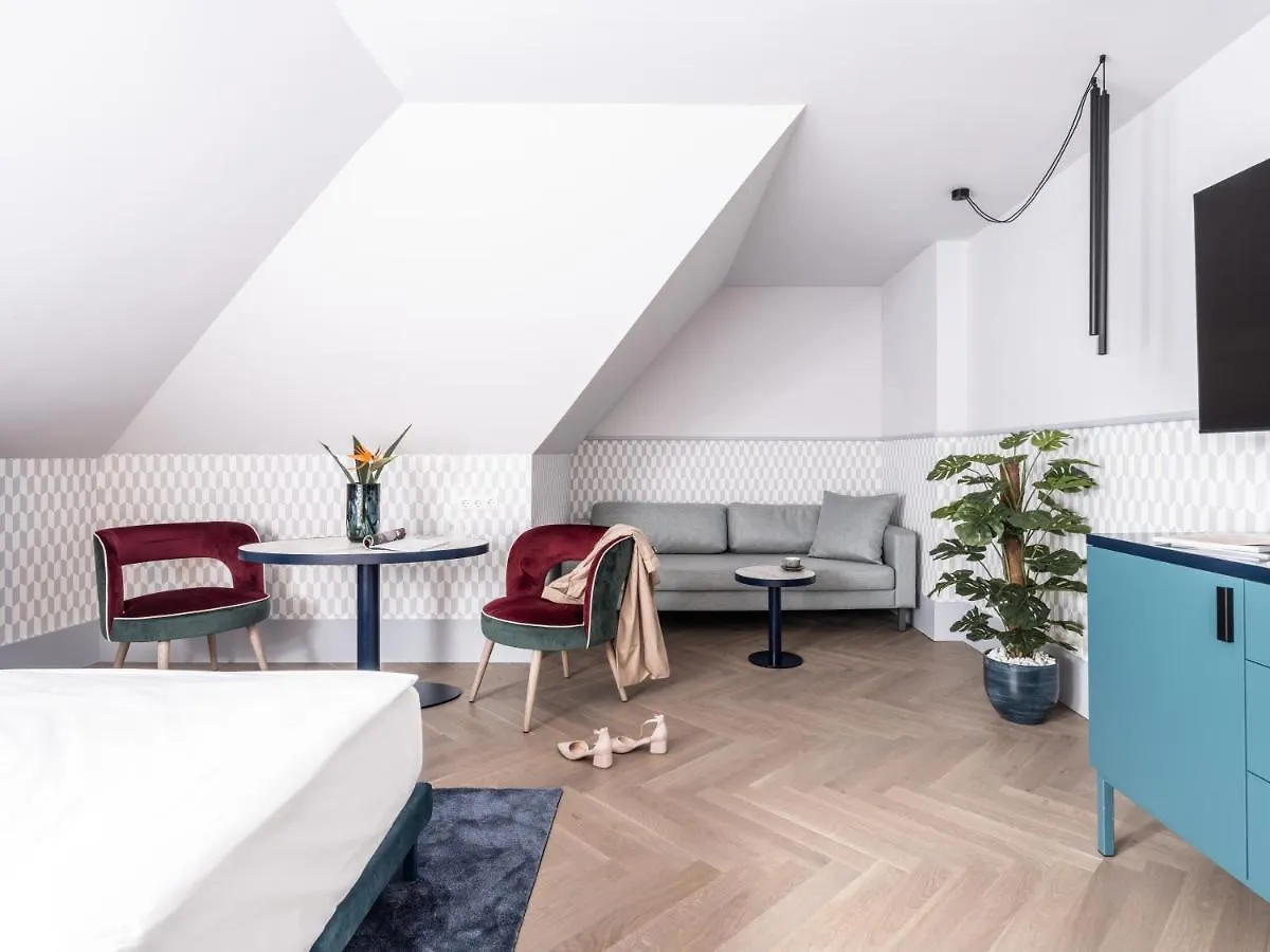 Falkensteiner Boutique Hotel Praga 5*,